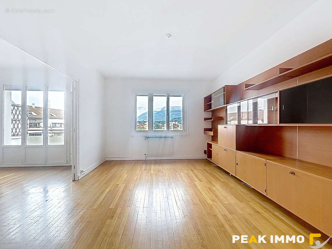 Appartement T3 - 90m2 - Annecy - place de parking - photo 2
