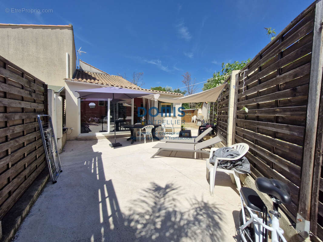 Maison à VIC-LA-GARDIOLE