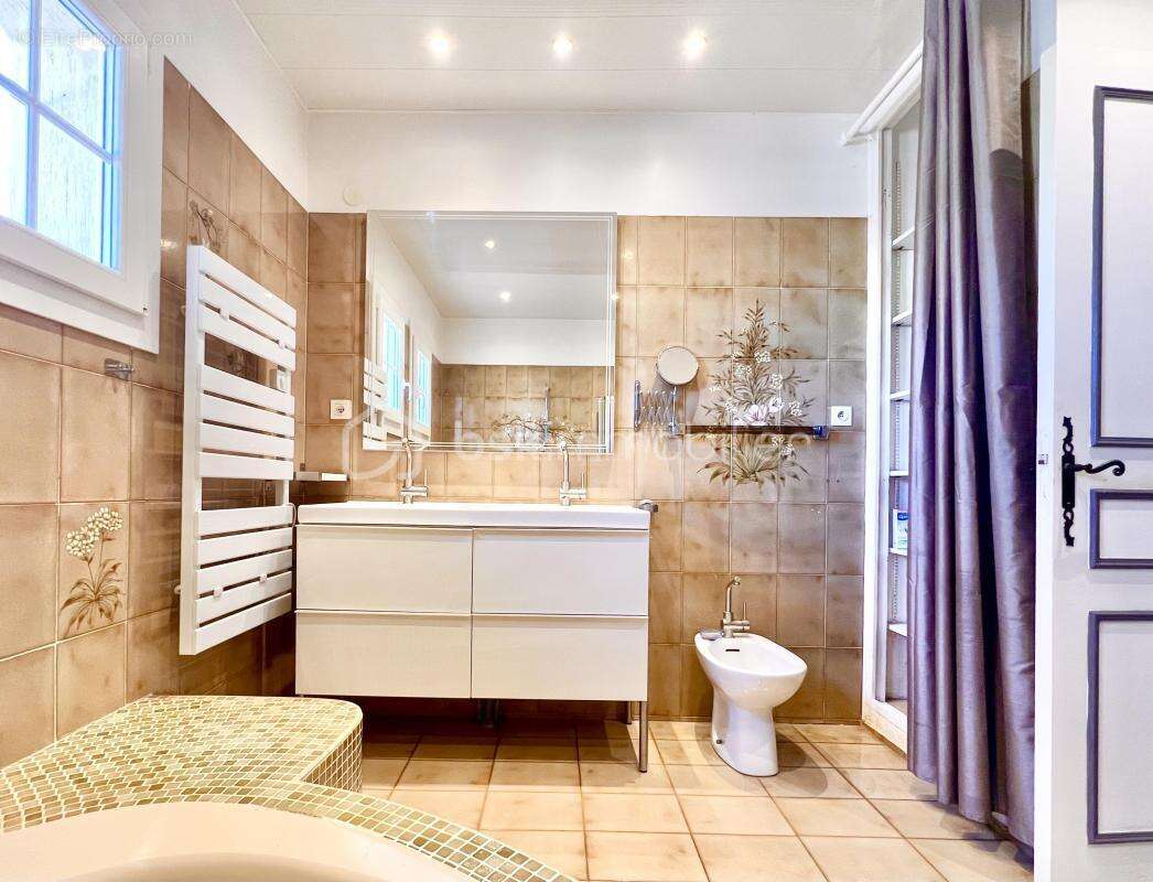 Maison à THEZAN-LES-BEZIERS