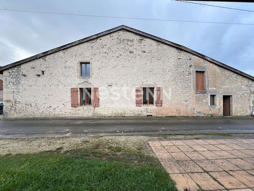 Maison à VILLOTTE-SUR-AIRE