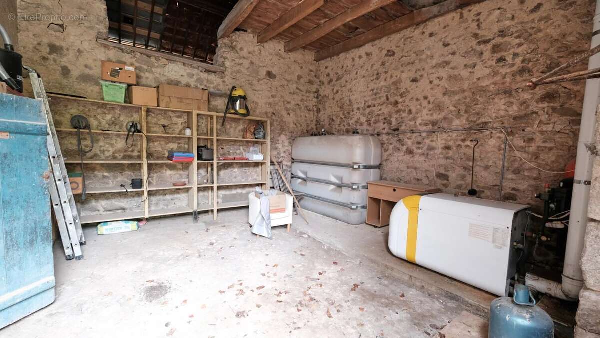 Maison à OUROUX-EN-MORVAN