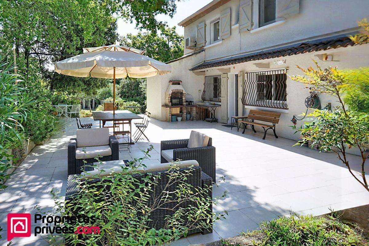 Maison à POURRIERES