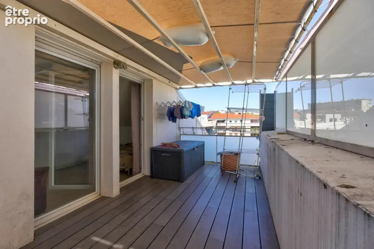 Oullins gare - Duplex 4 chambres - Terrasses - 2 stationnements - Calme - photo 5