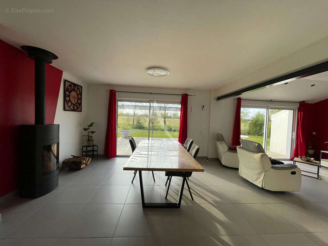 Maison à SAINT-LUMINE-DE-COUTAIS