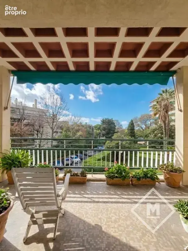 Vente magnifique appartement type5 de 175 m2 avec terrasse de 60m2 Lumineux dans une residence de prestige secteur Mairie de Bag - photo 2