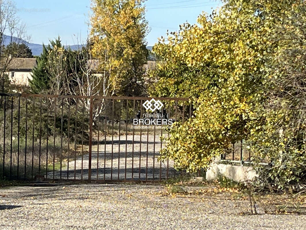 Commerce à LIVRON-SUR-DROME