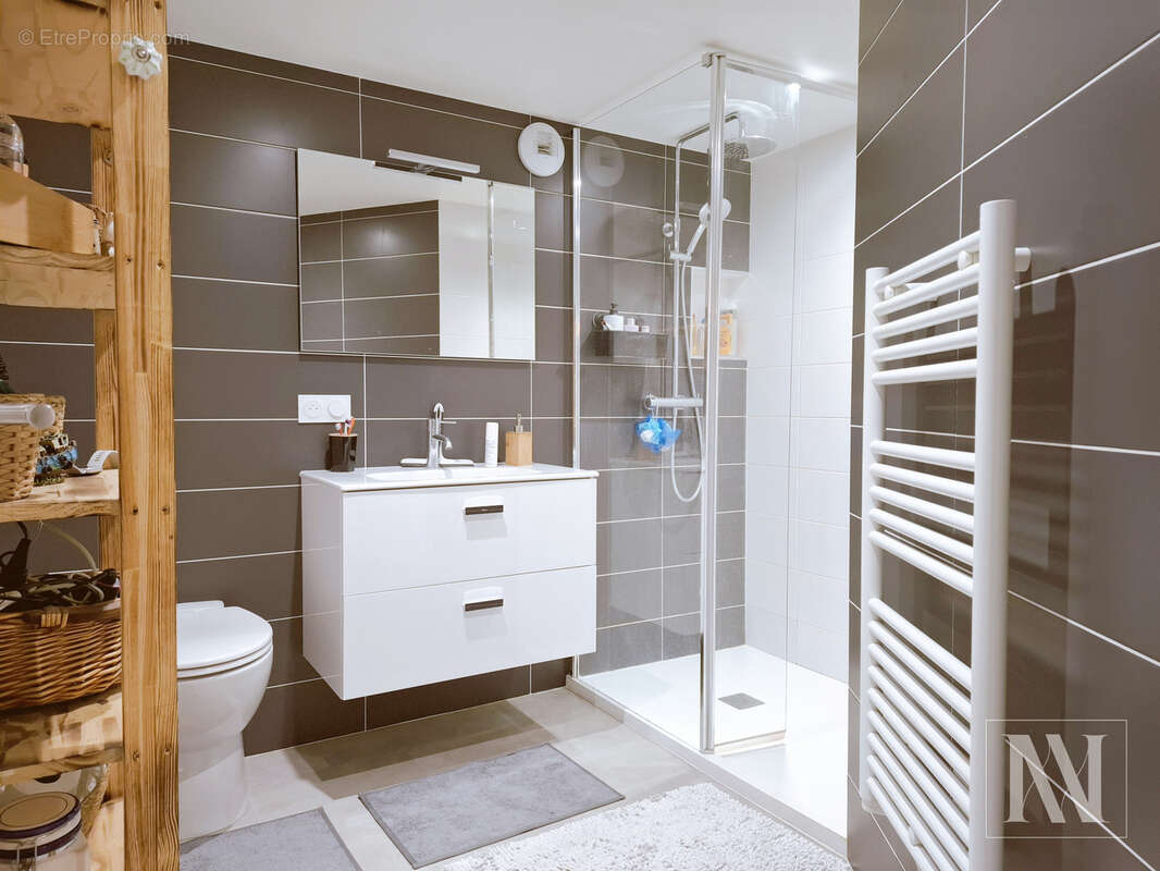 Maison à MONTSUZAIN