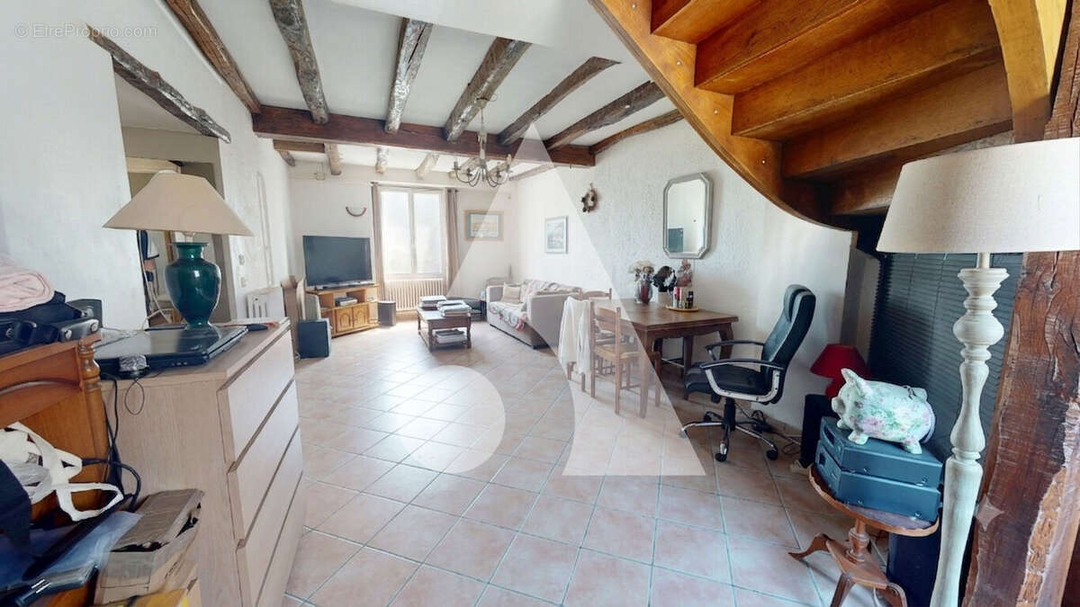 Maison à JANVILLE-SUR-JUINE
