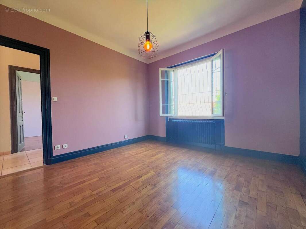 Maison 105 m² à Decines-Charpieu  - photo 5