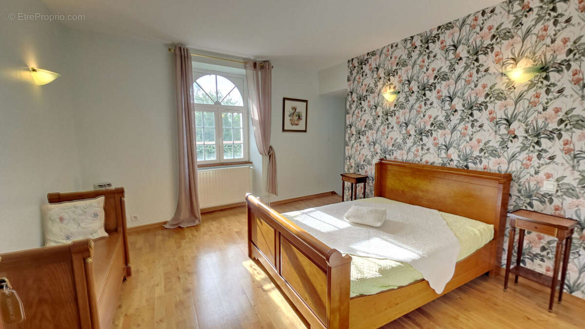 Maison à MONTIGNY-LA-RESLE