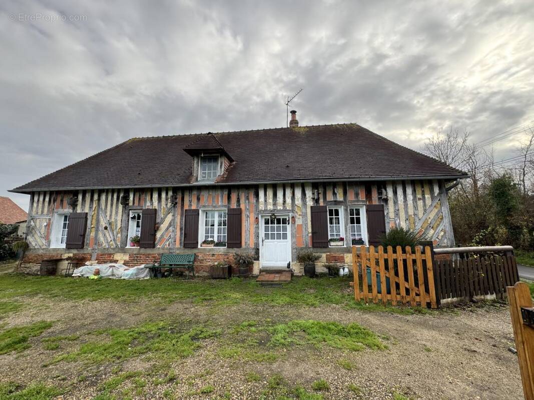 Maison à MEZIDON-CANON
