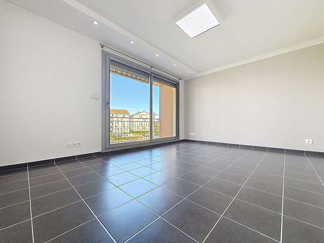 Appartement à LA VERPILLIERE