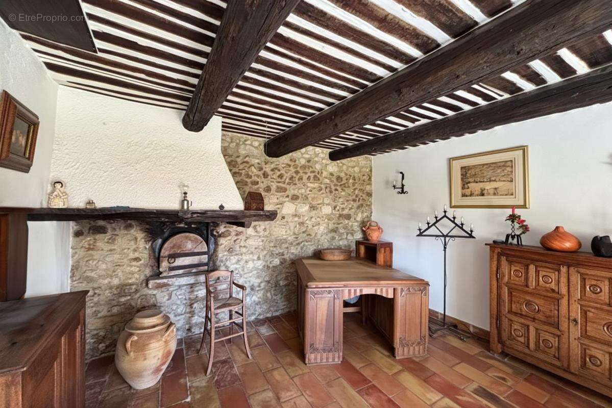 Maison à CADEROUSSE