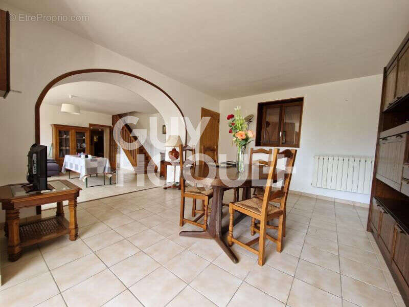 Maison à COURSON-LES-CARRIERES