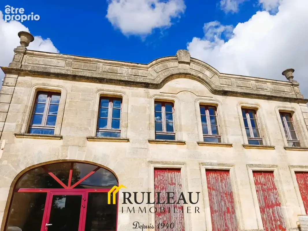 A vendre Propriété d'exception à Berson - Entre charme et potentiel - photo 7