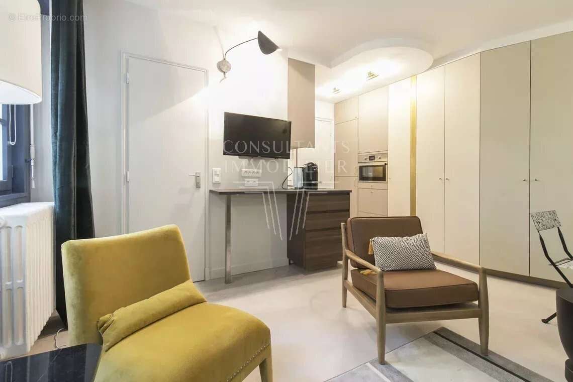 Appartement à NEUILLY-SUR-SEINE