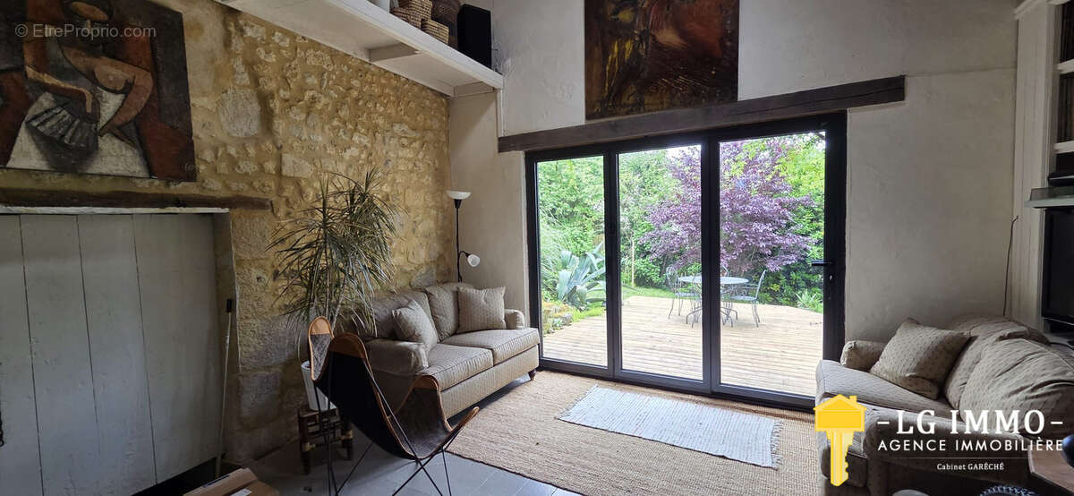 Maison à SAINT-THOMAS-DE-CONAC
