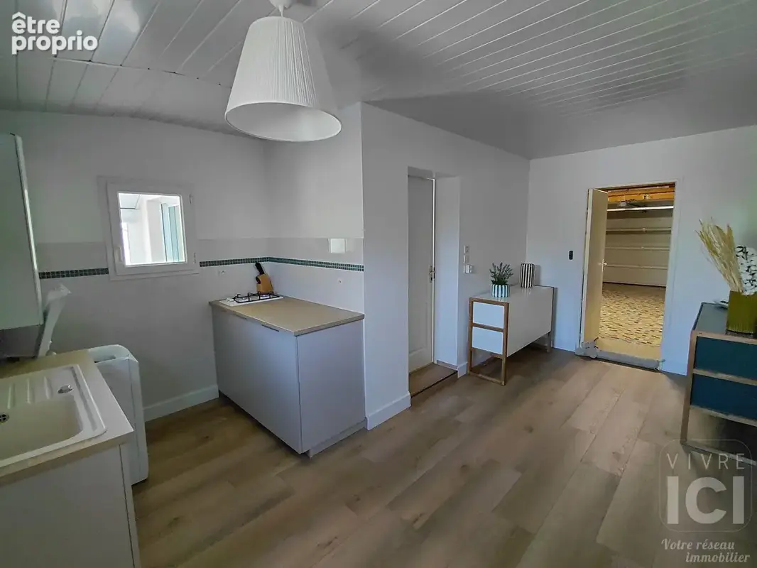 Plain pied centre Ste Luce 130 m² 5 pièces - photo 11