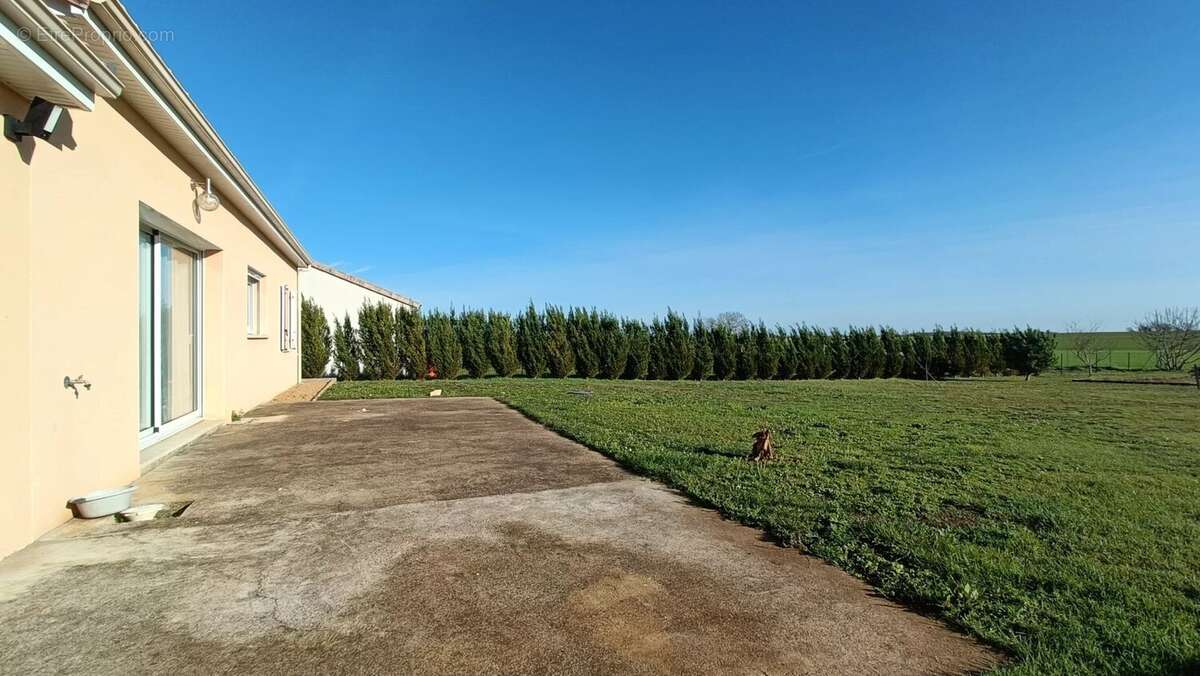 Maison à LE ROCHEREAU