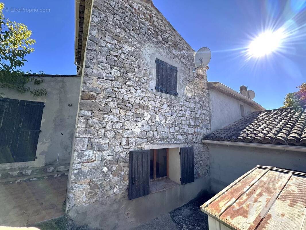 Maison à FOX-AMPHOUX