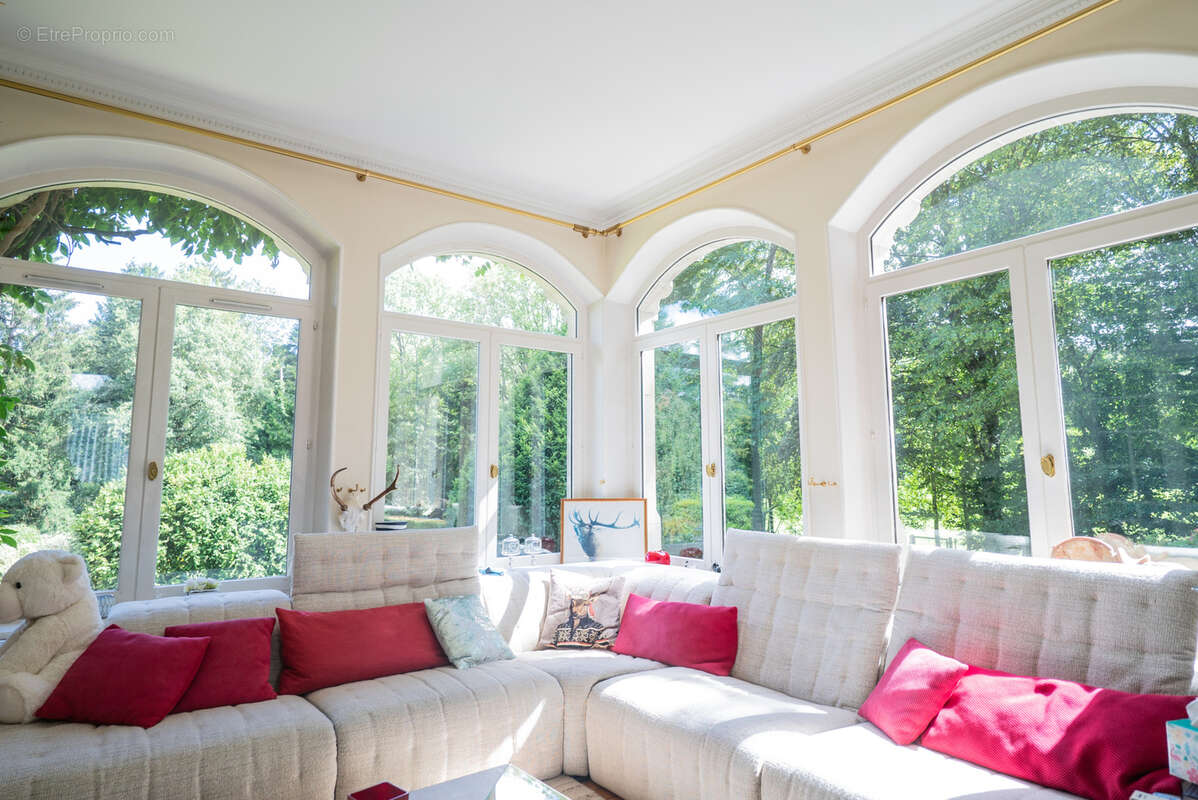 Maison à ROUGEMONT-LE-CHATEAU