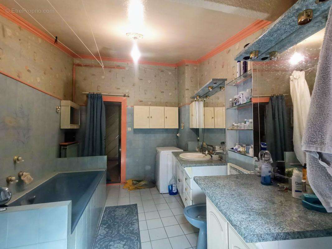 Maison à MAGNAC-SUR-TOUVRE