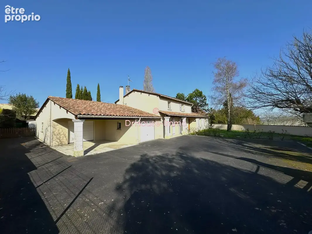 Maison 6 pièces 148 m² à vendre à Montmoreau-Saint-Cybard (16190) - photo 12