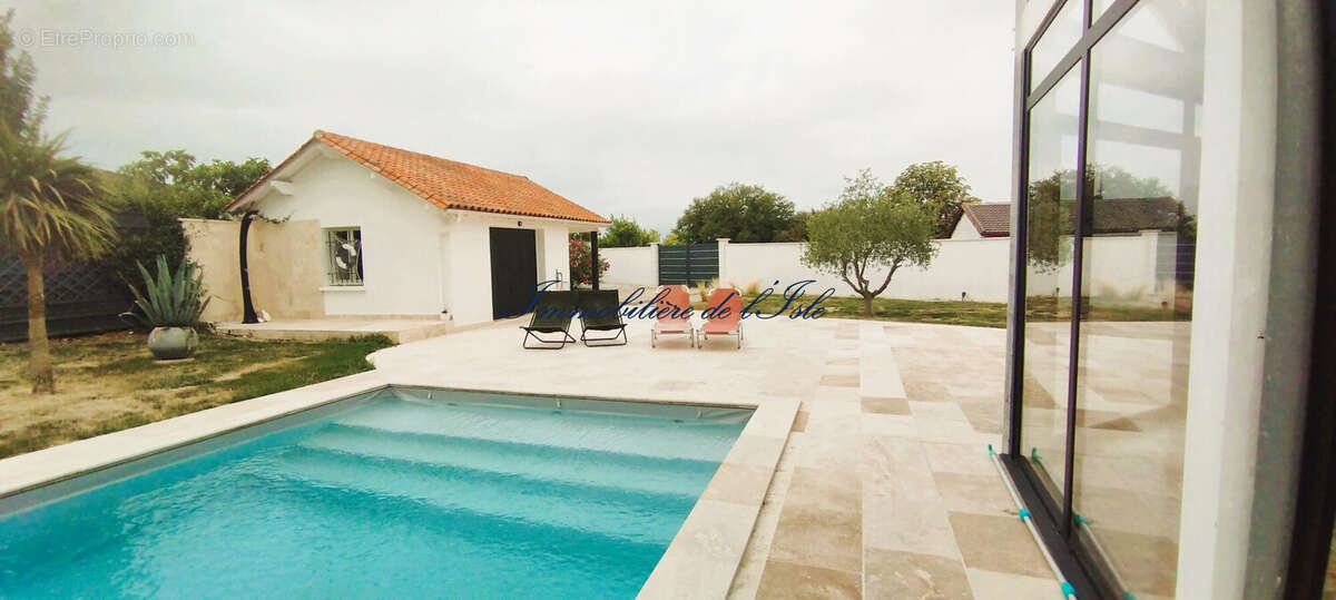 Maison à CHAMPCEVINEL