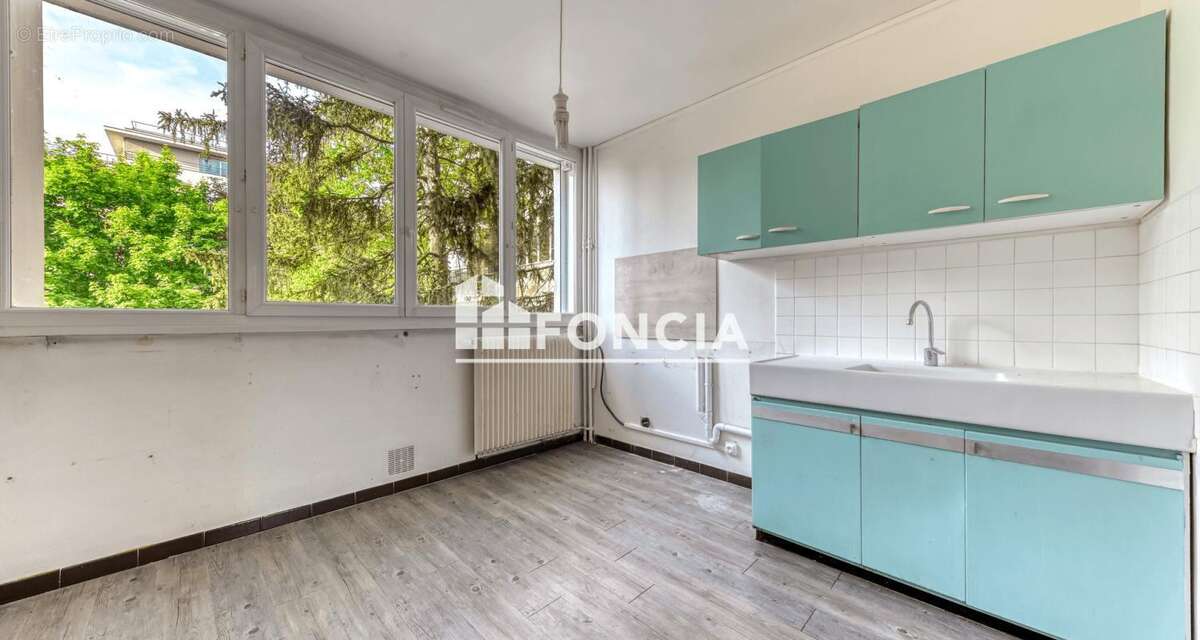 Appartement à SAINTE-FOY-LES-LYON