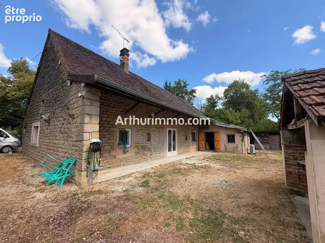 Maison en pierre avec dépendances 150 m² - photo 2