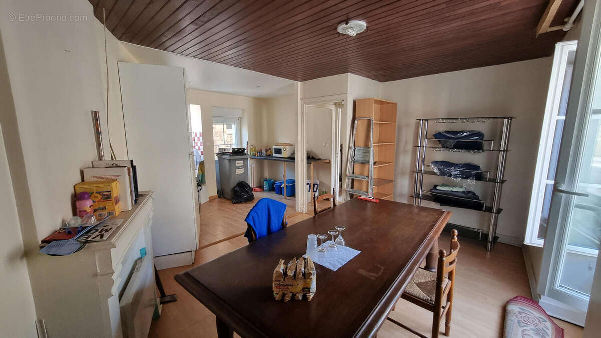 Maison 112 m² à Javerlhac-Et-La-Chapelle-Saint-Robert  - photo 3