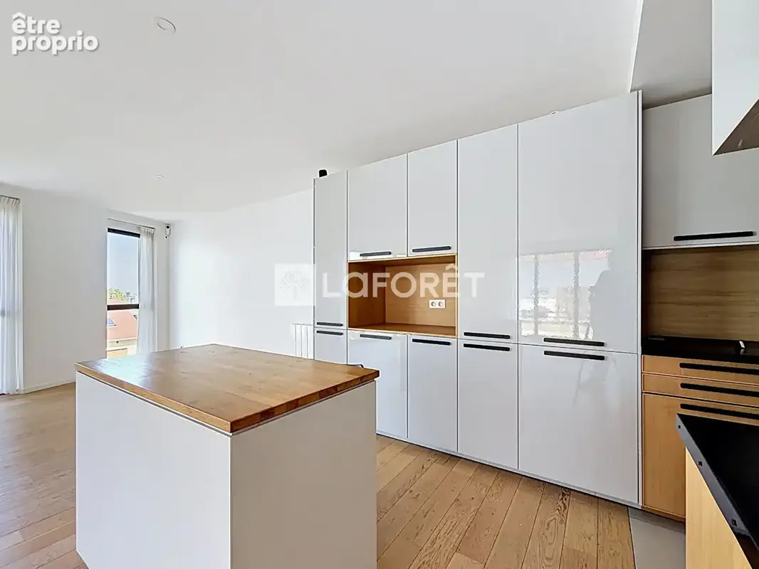 Appartement  Duplex Suresnes 5 pièce(s) 110 m2 - photo 5