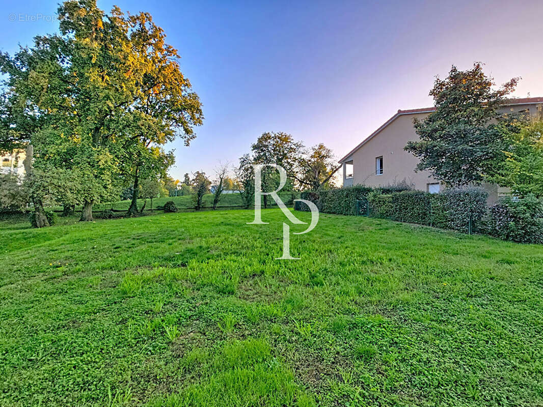 Appartement à CRAPONNE