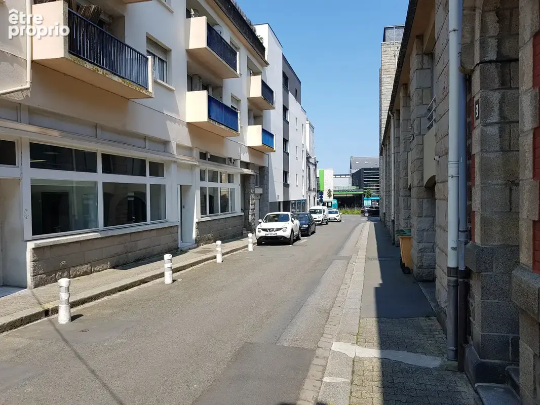 Lot de parkings extérieurs avec local d'archive et studio loués à St Brieuc - photo 2