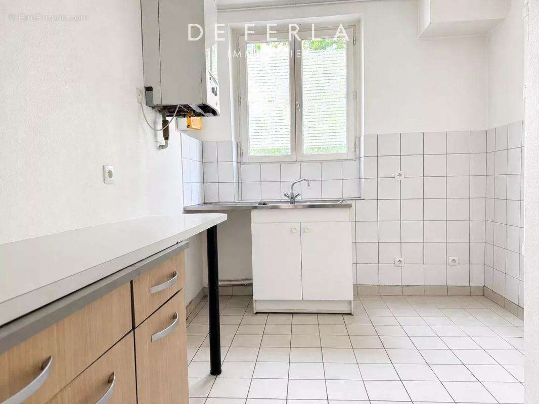 Appartement à PARIS-14E