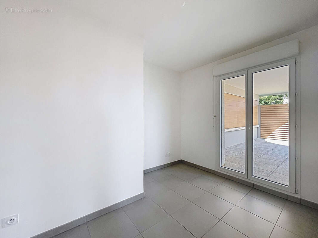 Appartement à VILLENEUVE-LES-AVIGNON
