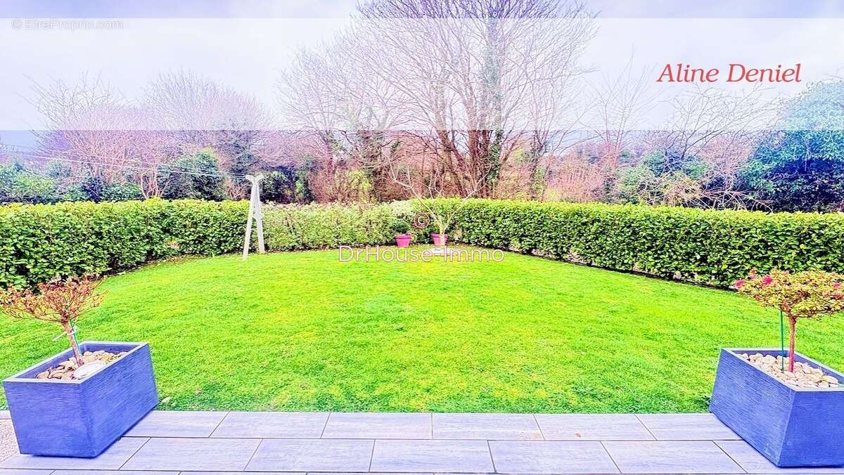 Maison à QUERQUEVILLE