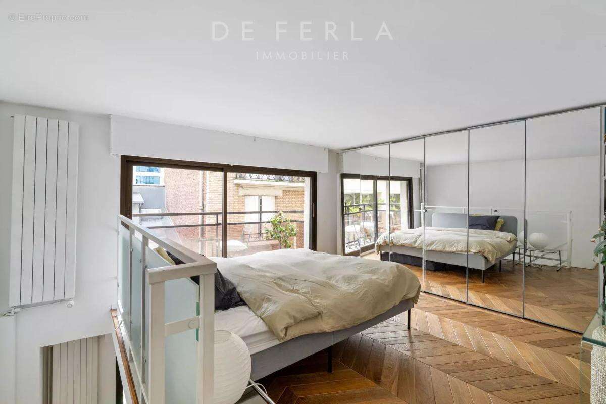 Appartement à PARIS-8E