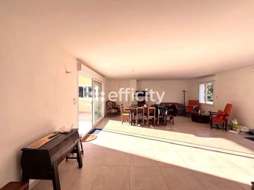 Maison à MESCHERS-SUR-GIRONDE