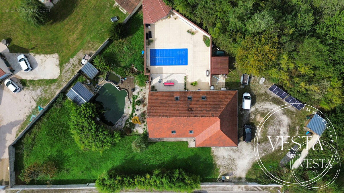 Maison à MIREBEAU-SUR-BEZE