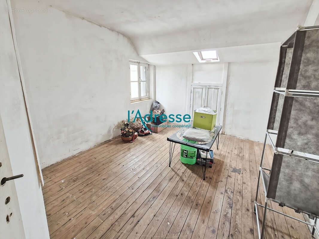 Maison à SAINT-PIERRE-MONTLIMART