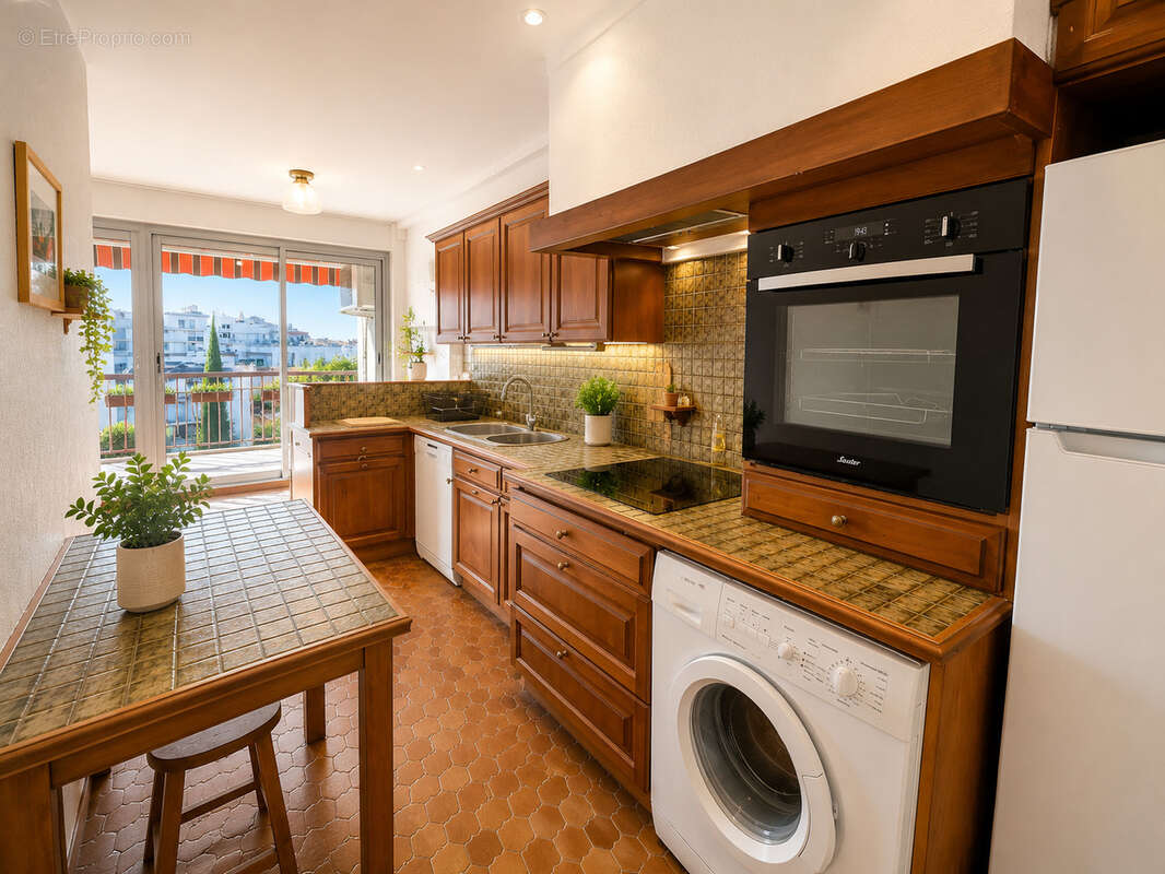 Appartement à MARSEILLE-5E