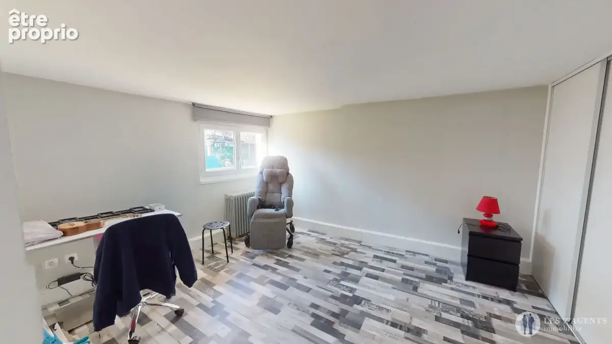 Maison T5 rénovée avec jardin et garages - photo 16
