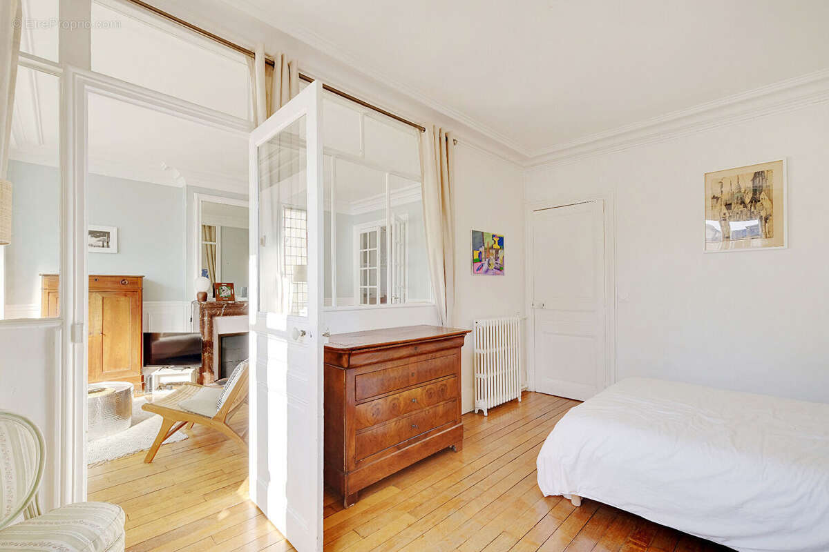Appartement à PARIS-10E