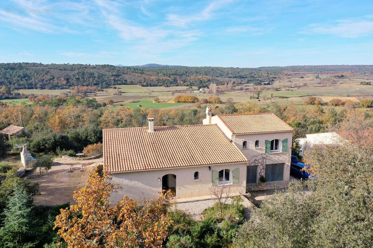 Maison à TAVERNES