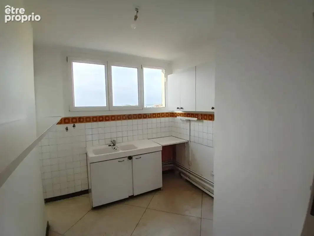 Marignane - Appartement 62 m2 avec terrasse plein sud ! - photo 4