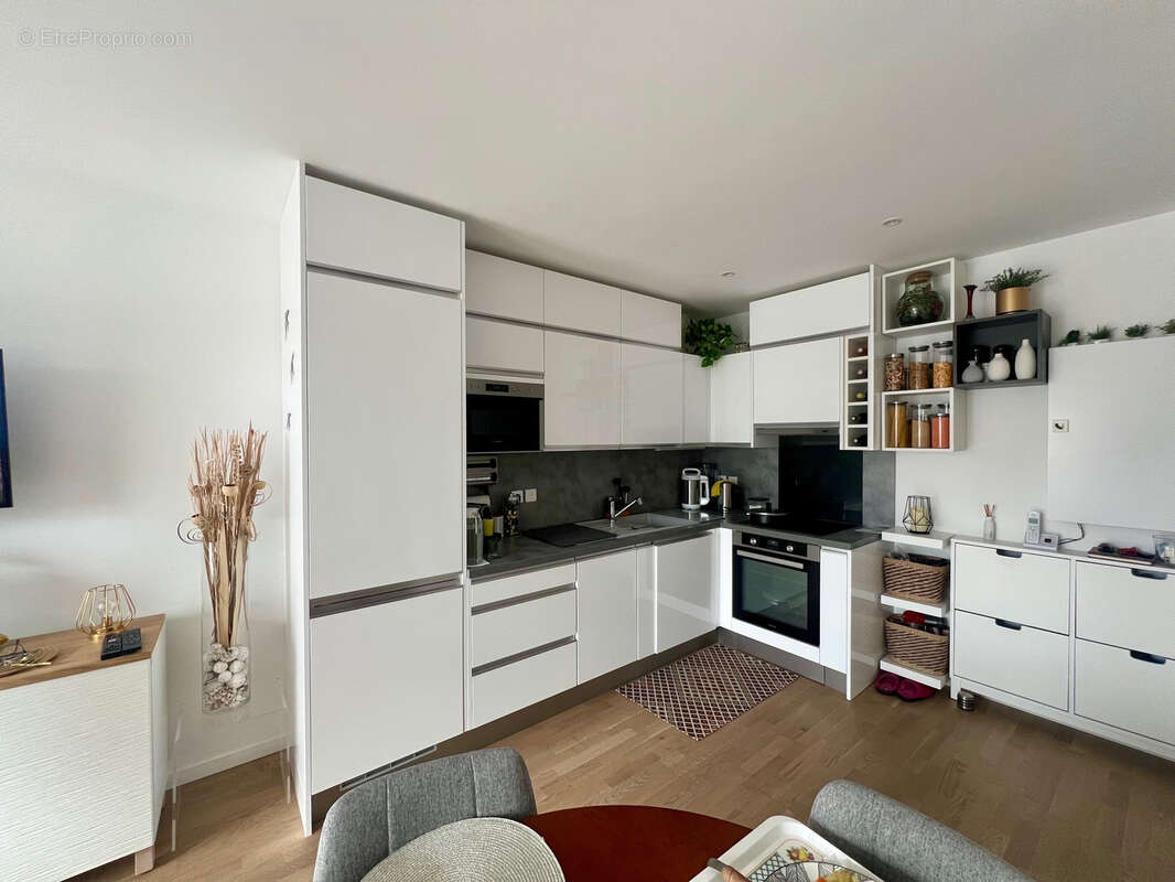 Appartement à PARAY-VIEILLE-POSTE