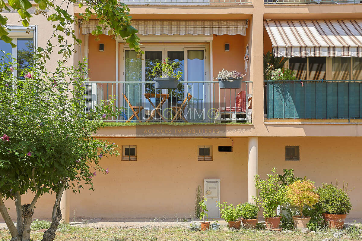 Appartement T3 - 56,05m2 + Garage + Cave (25,6 m2) + Terrasse - Le Pradet 'Les Gravettes' - photo 14