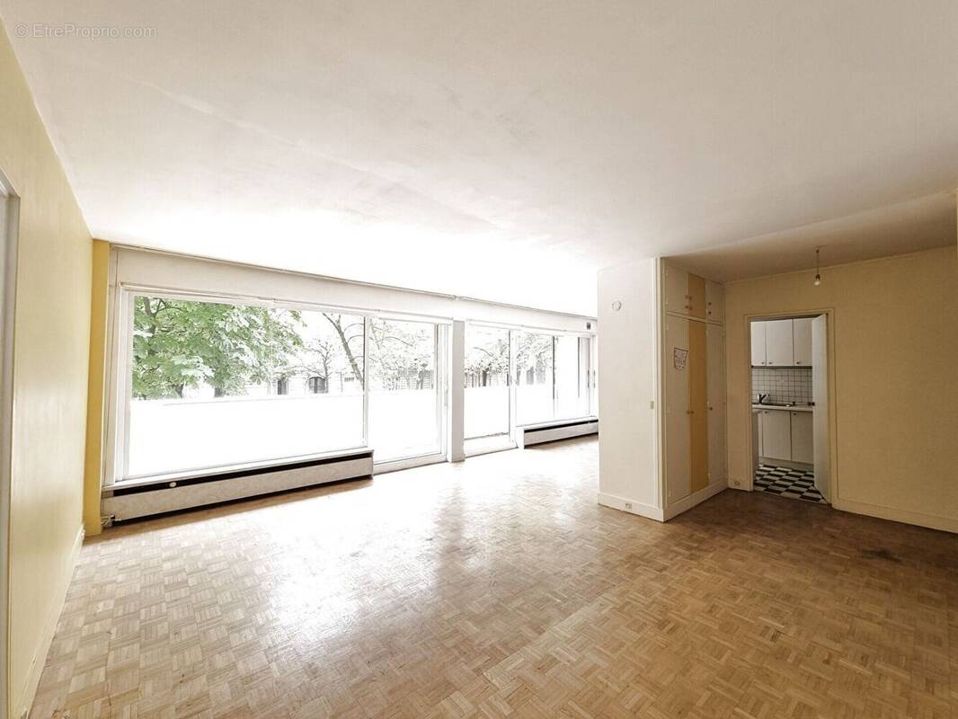 Appartement à PARIS-14E