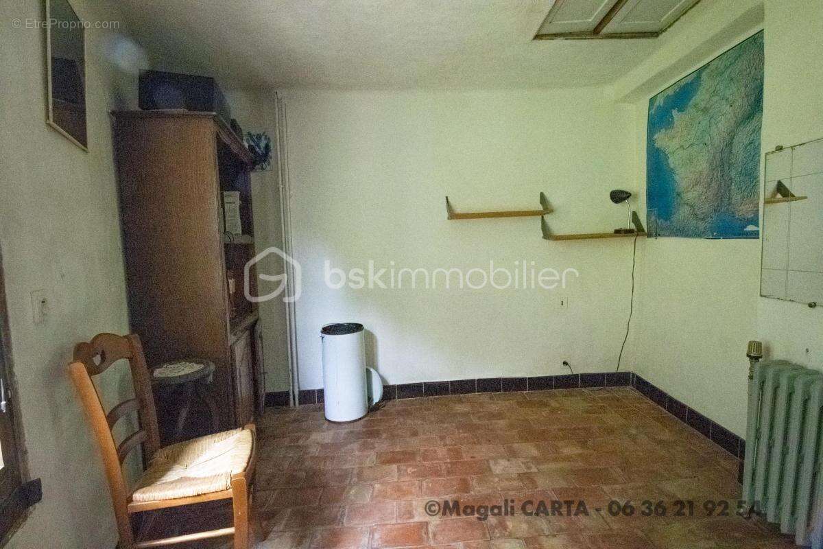 Maison à MEOUNES-LES-MONTRIEUX